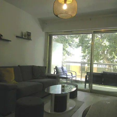 Апартаменты Charming Near With Parking In By Weekome *